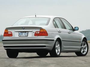 BMW 328i Sedan 1998 года